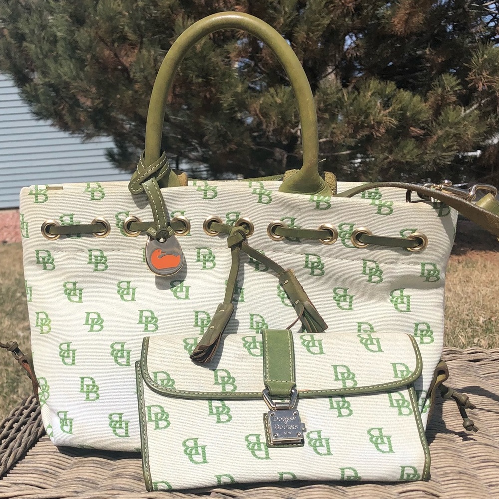 Dooney & Bourke